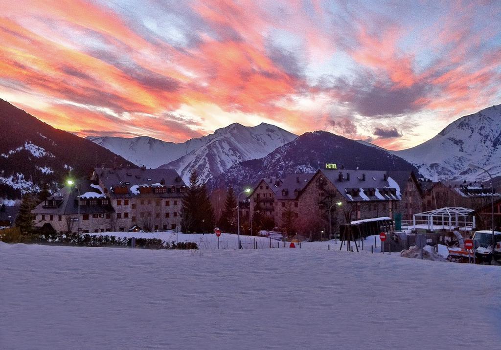 ホテル Residencial La Solana Vall de Boí エクステリア 写真